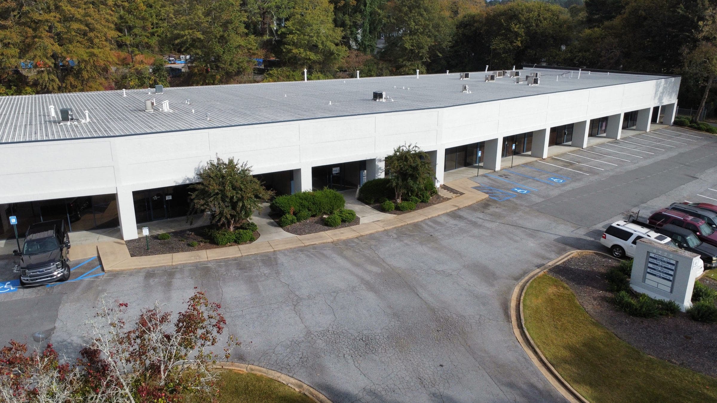 4225 Phil Niekro Pkwy — Suite 116
