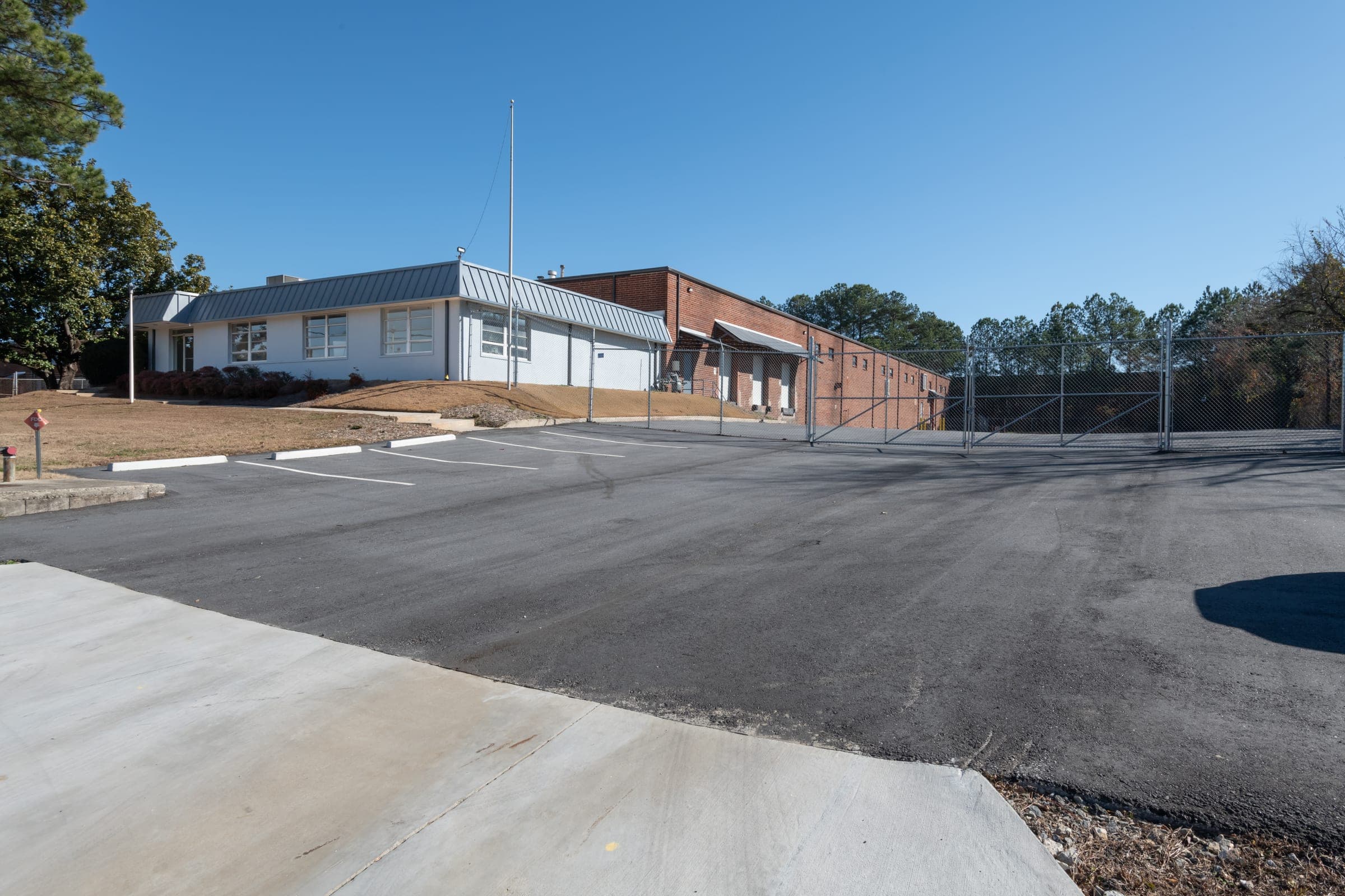 3350 Hamilton Blvd SE — photo 2